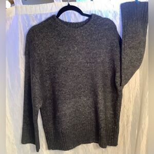 48 ASOS DESIGNS ANTHROPOLOGIE DARK GRAY WOOL OVERSIZED CREW NECK SWEATER